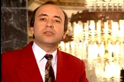 Muhriddin Holiqov